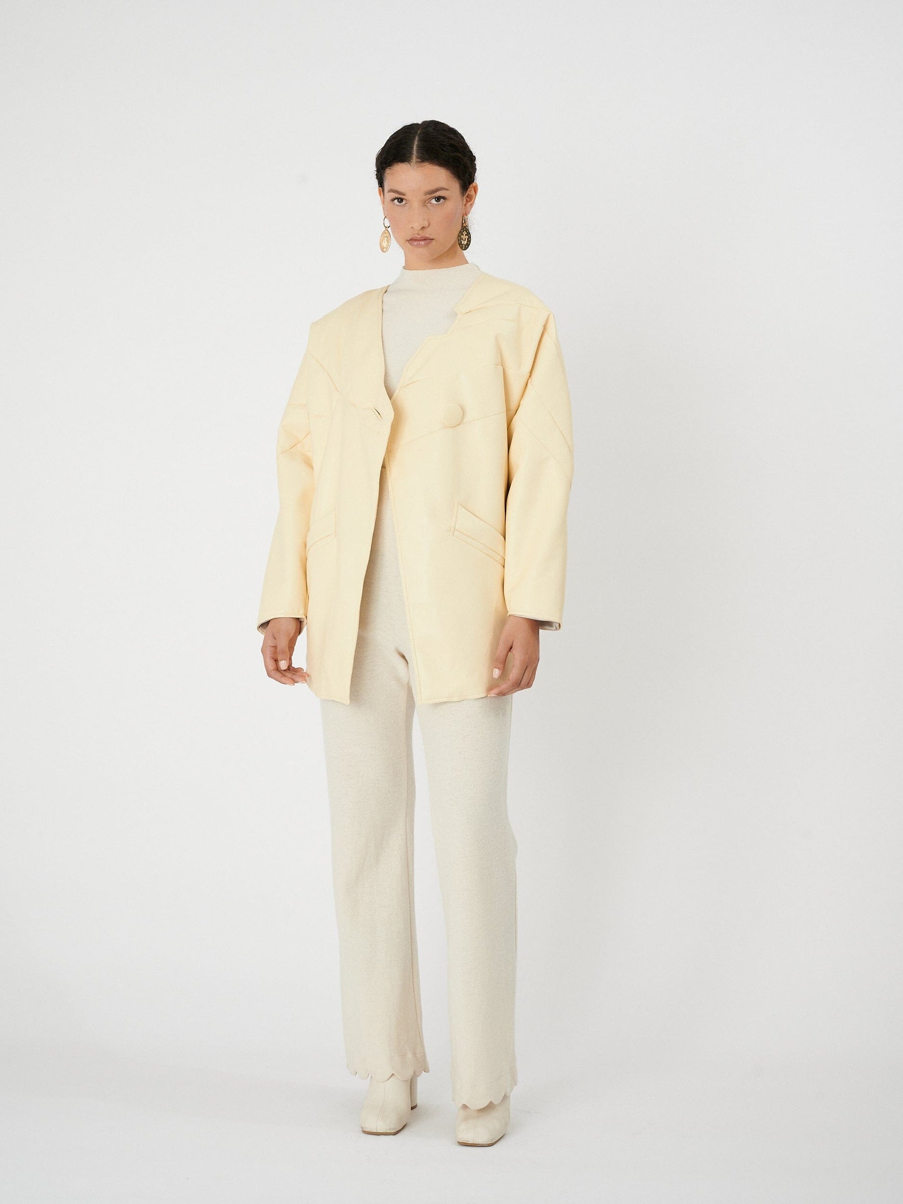 CESARI - Veste oversize asymétrique en cuir recyclé Jaune Pâle Veste Fête Impériale