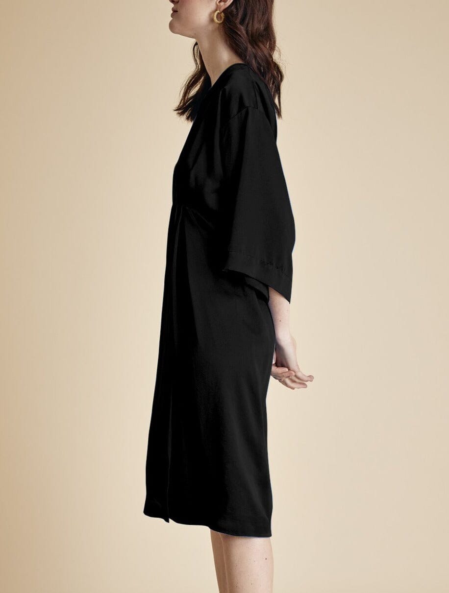 FAYE - Robe courte kimono manches 3/4 en satin Noir Robe Fête Impériale