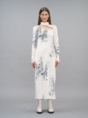 GAIA - Robe longue ajustée col cheminée et vague ajourée en velours Oeko-Tex imprimé Abstract Tofu/Green Forest Robe Fête Impériale