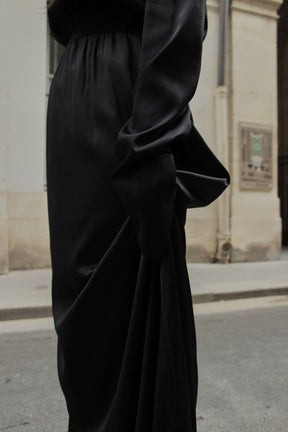 MARTHE - Robe longue taille smockée en satin de viscose FSC Noir Robe Fête Impériale