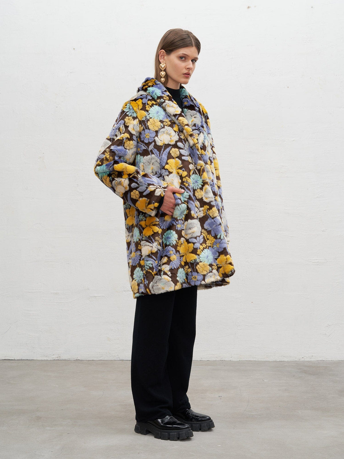 NATALIA - Manteau mi-long col châle en fausse fourrure motif fleurs multicolores Manteau Fête Impériale